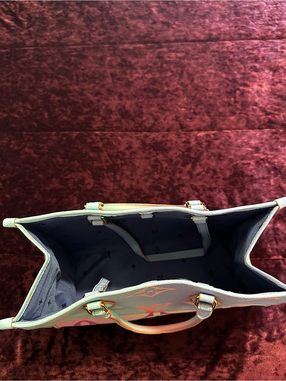 Designer Purses - Picture 5 of 8